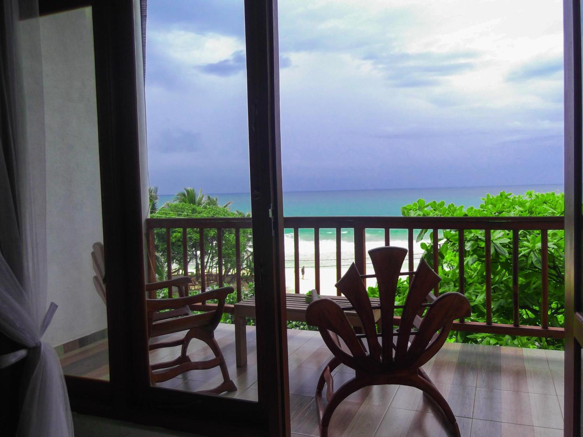 Seashore Mirissa Luaran gambar