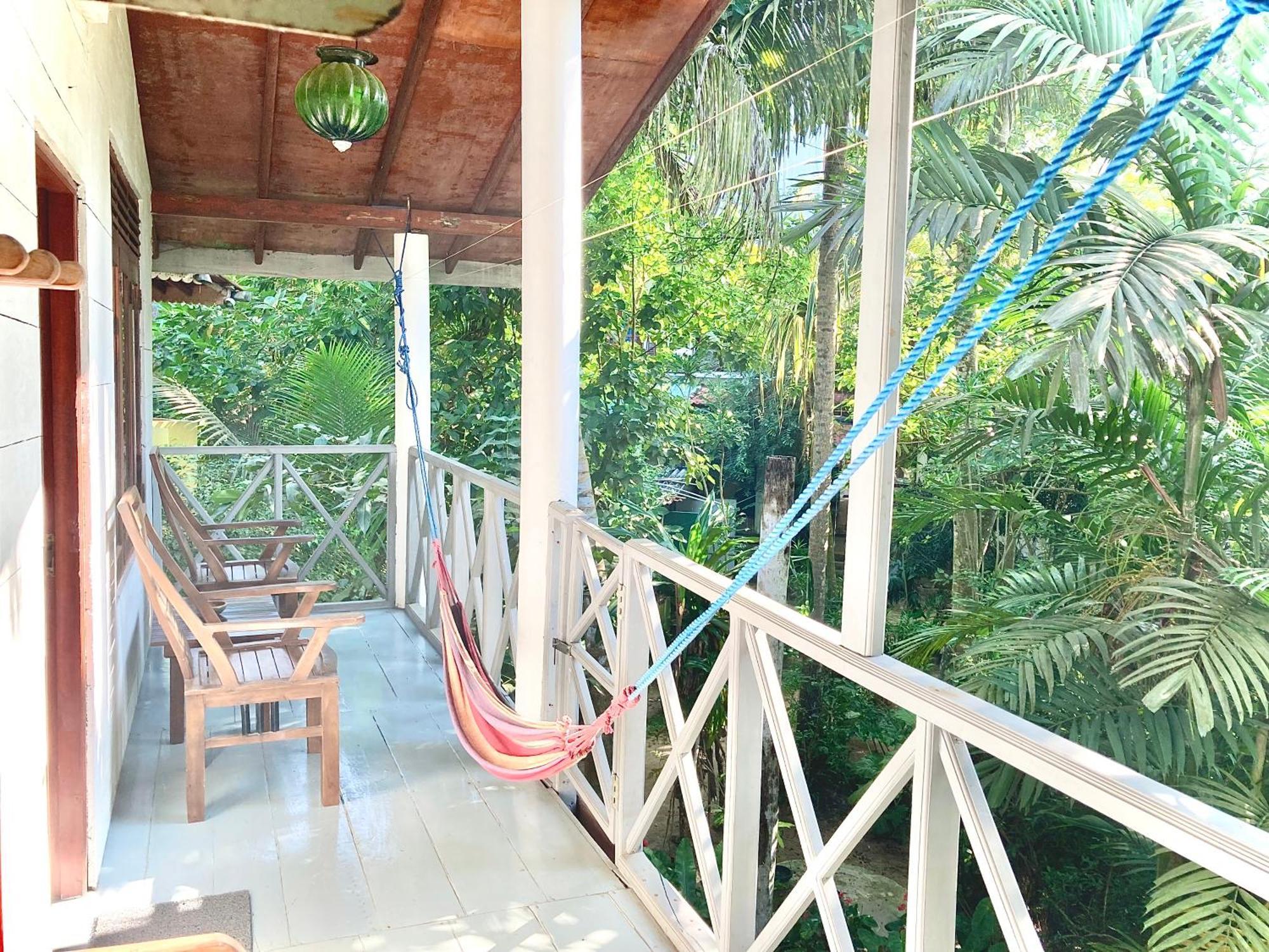 Seashore Mirissa Luaran gambar